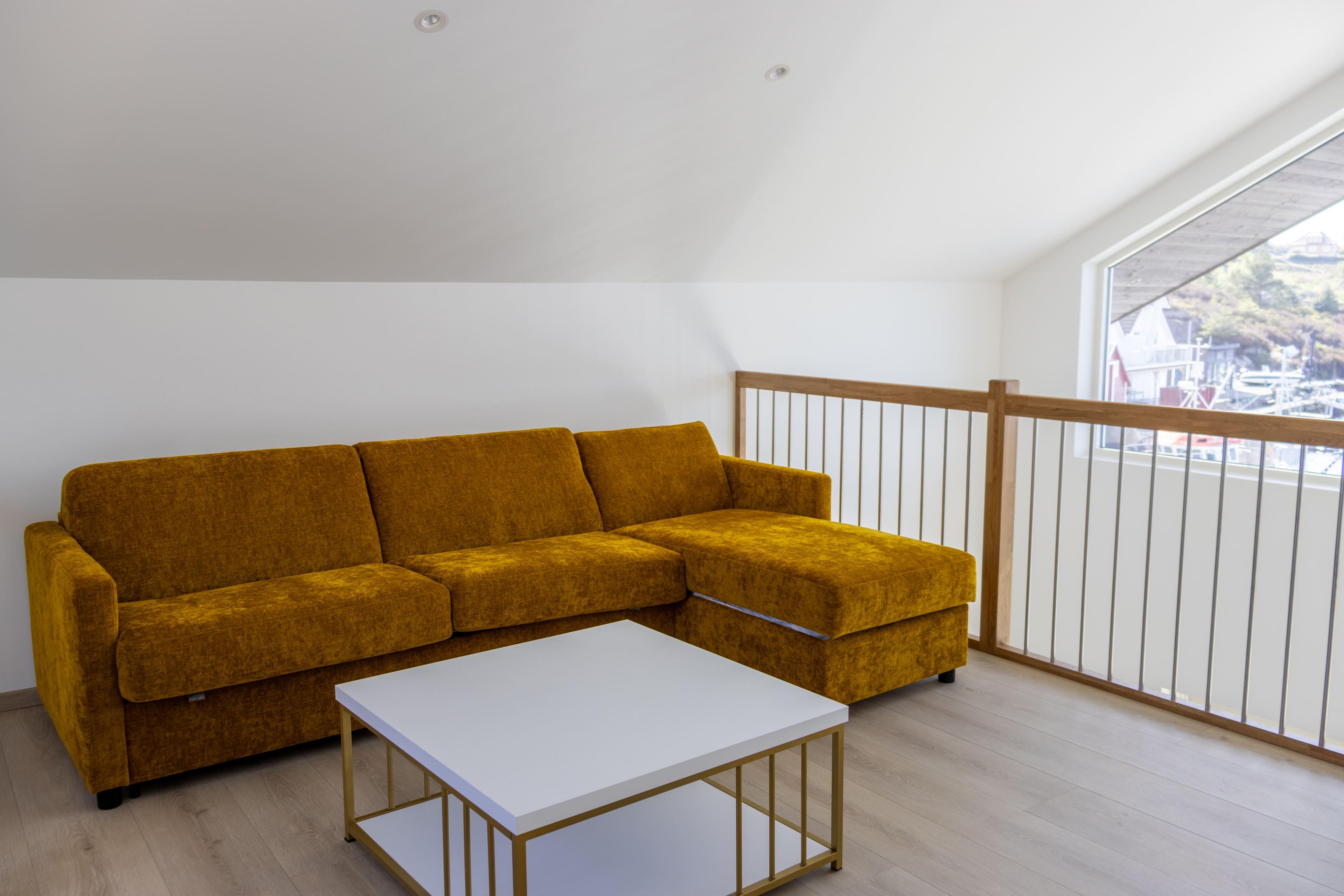 Sofa Hems